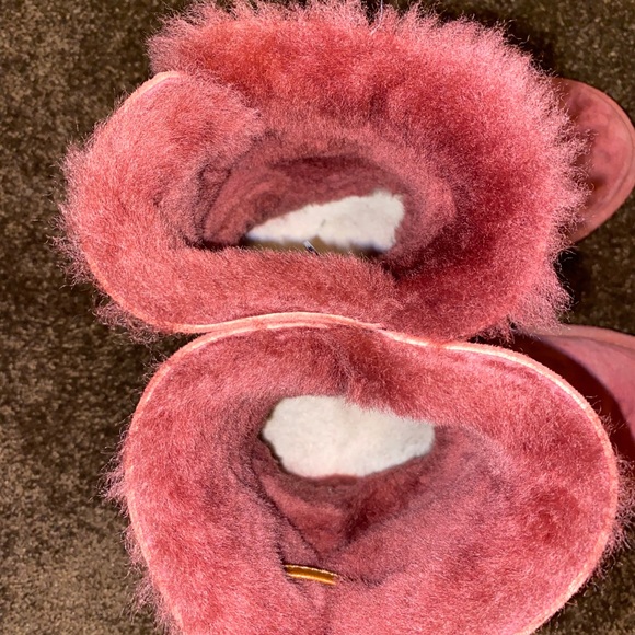 UGG - Picture 5 of 7